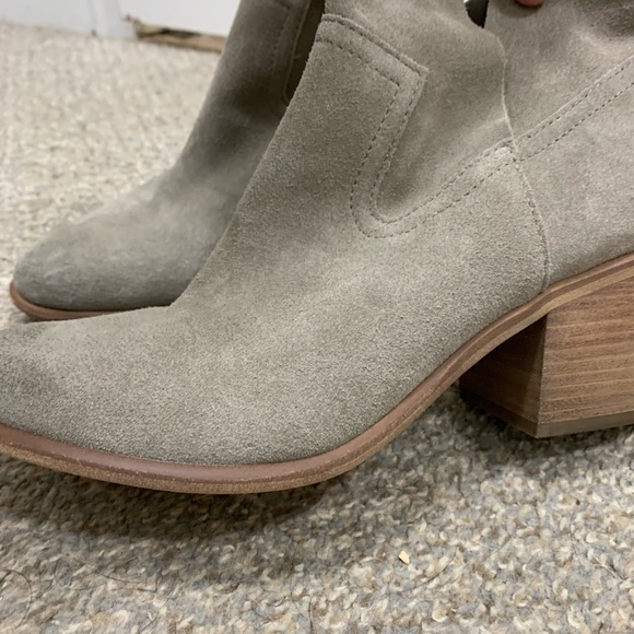 Ankle booties size 8.5 NEW BP Suede Taupe - Picture 10 of 13